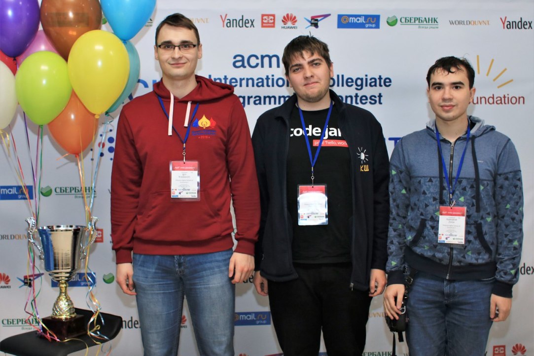 Иллюстрация к новости: Две команды ВШЭ поедут на финал Международной студенческой олимпиады по программированию
