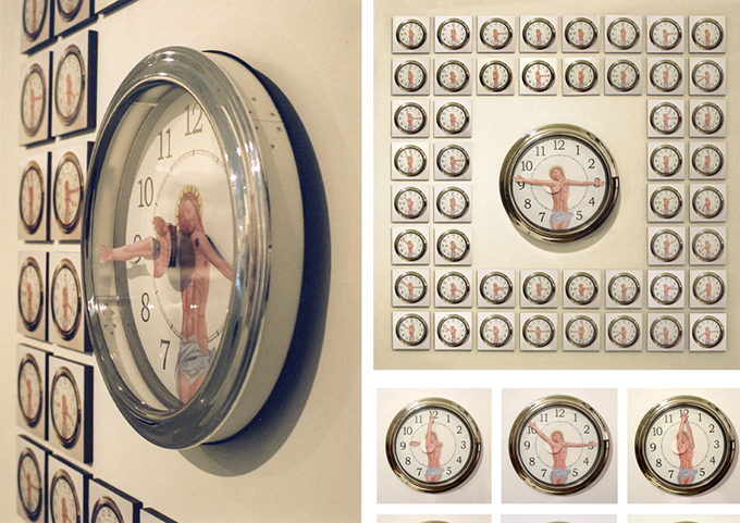 Диана Мачулина. What time is god? Инсталляция из 49-ти частей. 2005. Кварцевые часы с модифицированным механизмом, 48 фото на деревянной основе. 150х150