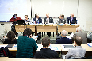 Заседание научного семинара под руководством Евгения Ясина