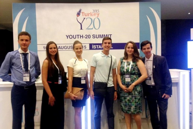 Иллюстрация к новости: Дарья Маршук на Саммите молодежной двадцатки -Y20 в Стамбуле, Турции (16-21 августа 2015)