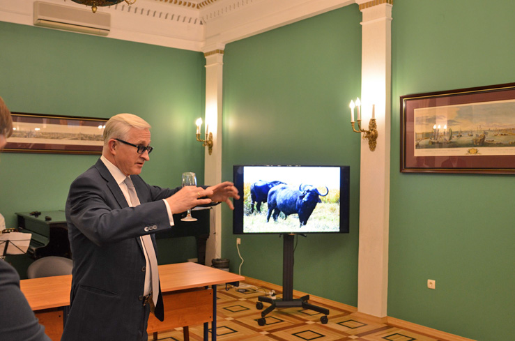 25 декабря 2015 состоялось открытие персональной выставки Президента НИУ ВШЭ А.Н. Шохина под названием - Фотосафари Александра Шохина
