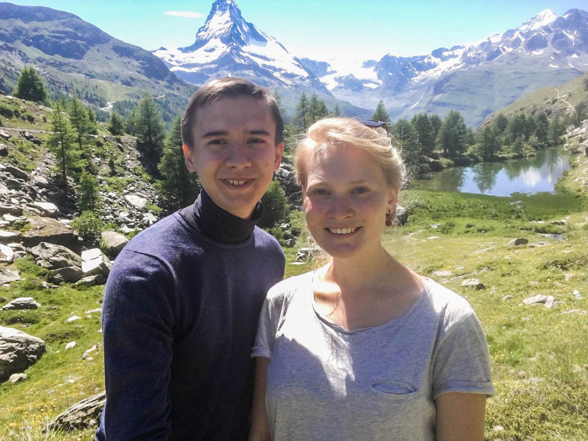 Дарья Вальтер и студент 4-го курса факультета компьютерных наук Рамиль Яруллин в Швейцарии во время стажировки в офисе Google