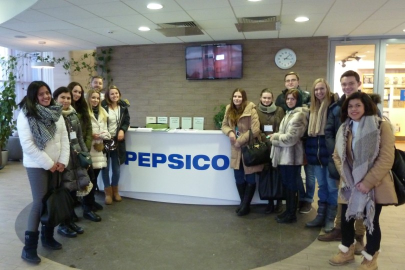 Состоялась экскурсия студентов Школы логистики на завод и склад компании «PepsiCo»