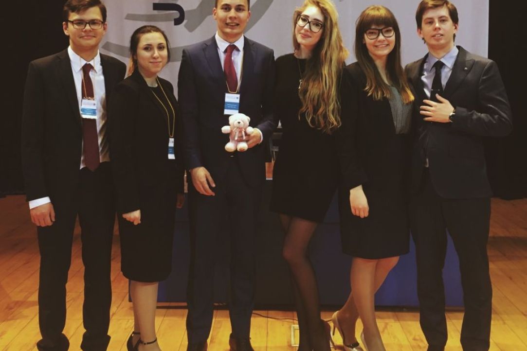 Иллюстрация к новости: Студенты ВШЭ второй год подряд становятся победителями в российском этапе Конкурса по международному праву им. Филипа Джессопа