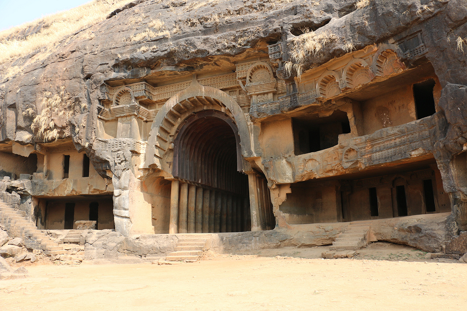 Бхаджа. Пещерные монастыри