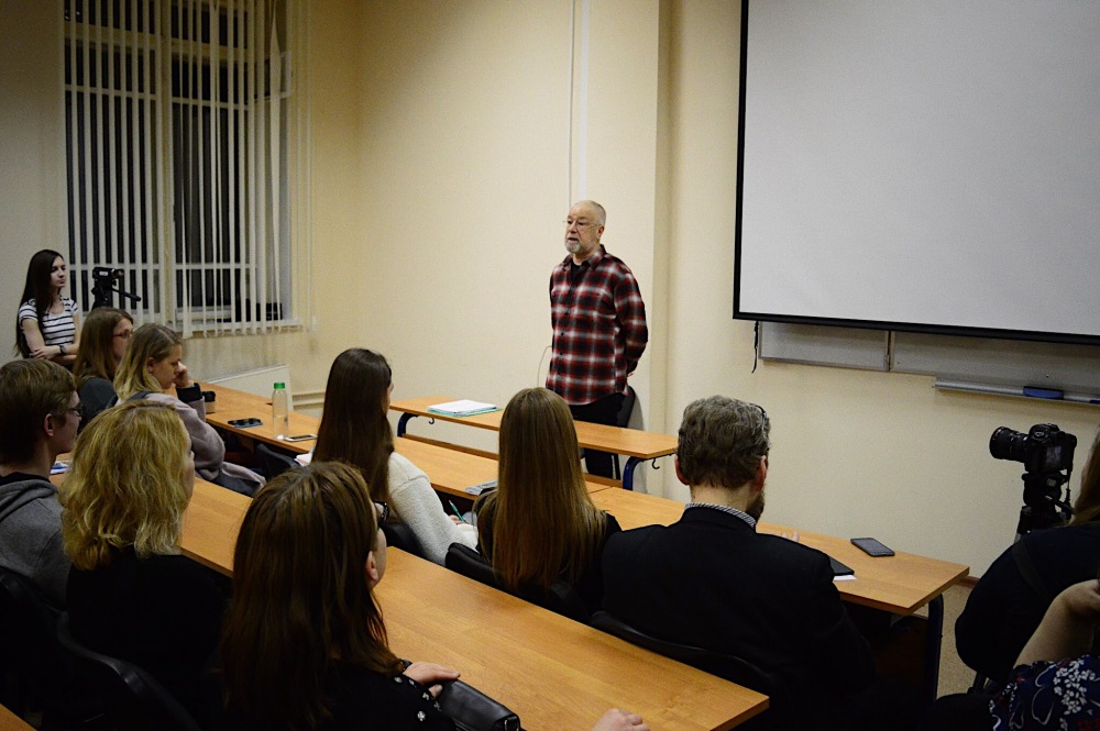 Sergei Gandlevsky Teaches a Course for Students of MA in Creative Writing