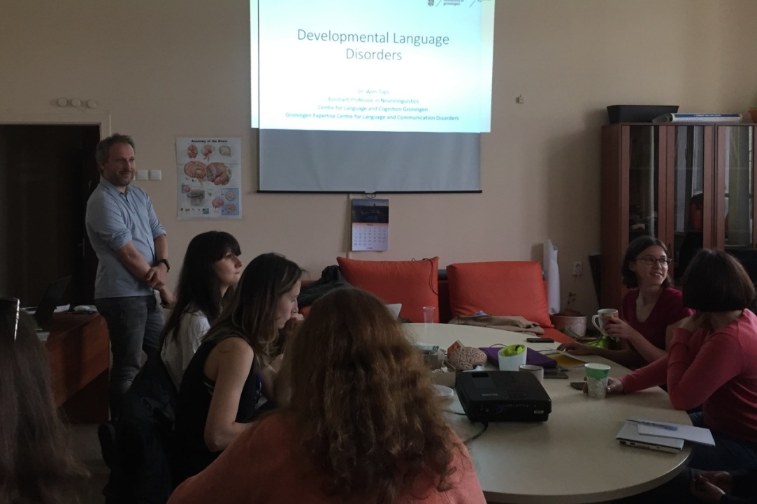 Dr. Wim Tops (University of Groningen) gave the talk "From boosting early reading development to diagnosing adults with dyslexia"