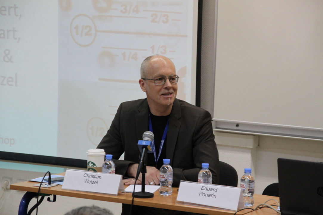 Кристиан Вельцель открыл Девятый международный семинар ЛССИ докладом о MGCFA