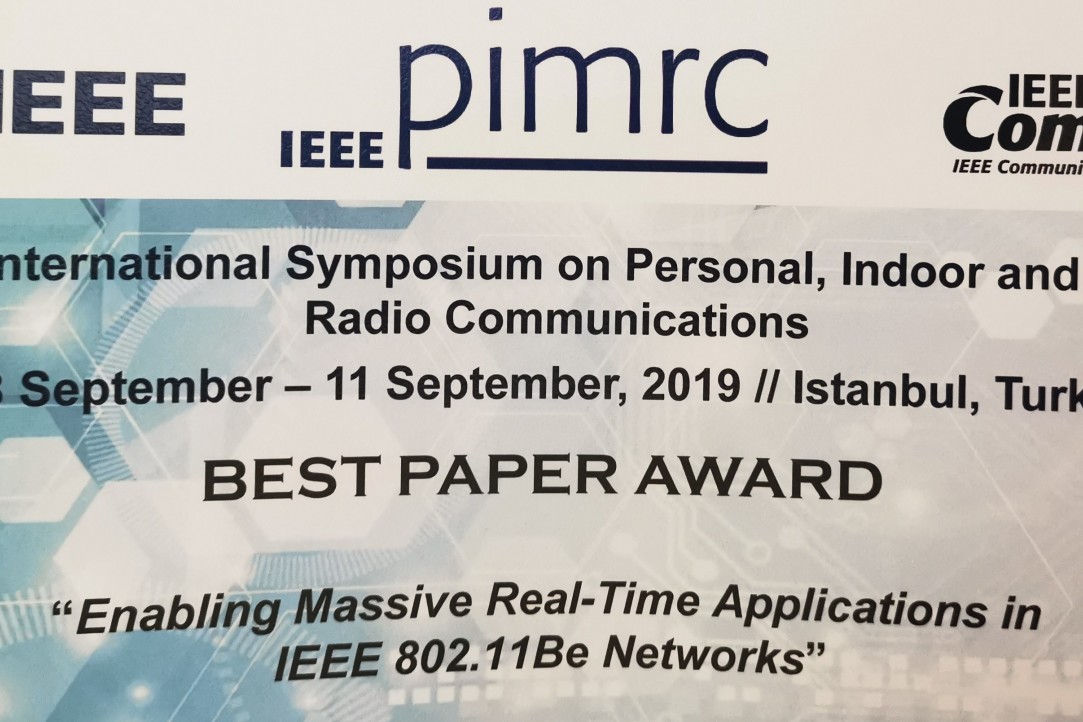 Иллюстрация к новости: Сотрудники НУЛ телекоммуникационных систем МИЭМ НИУ ВШЭ и ИППИ РАН получили награду за лучшую работу на IEEE PIMRC 2019