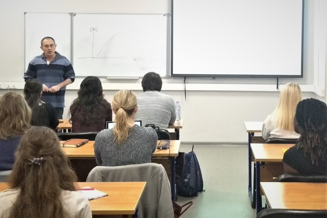 Lectures by Professor Tartakovsky for students of the programme