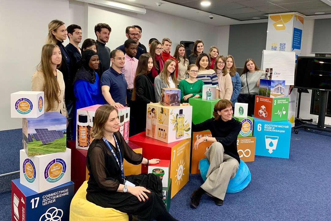 Иллюстрация к новости: Студенты ФБМ посетили компанию «Юнилевер» - мирового лидера устойчивого бизнеса