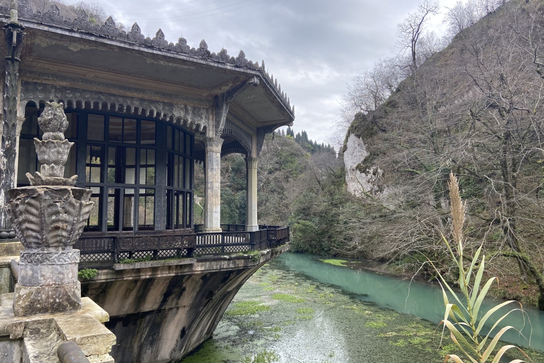 Иллюстрация к новости: Ускользающая Абхазия