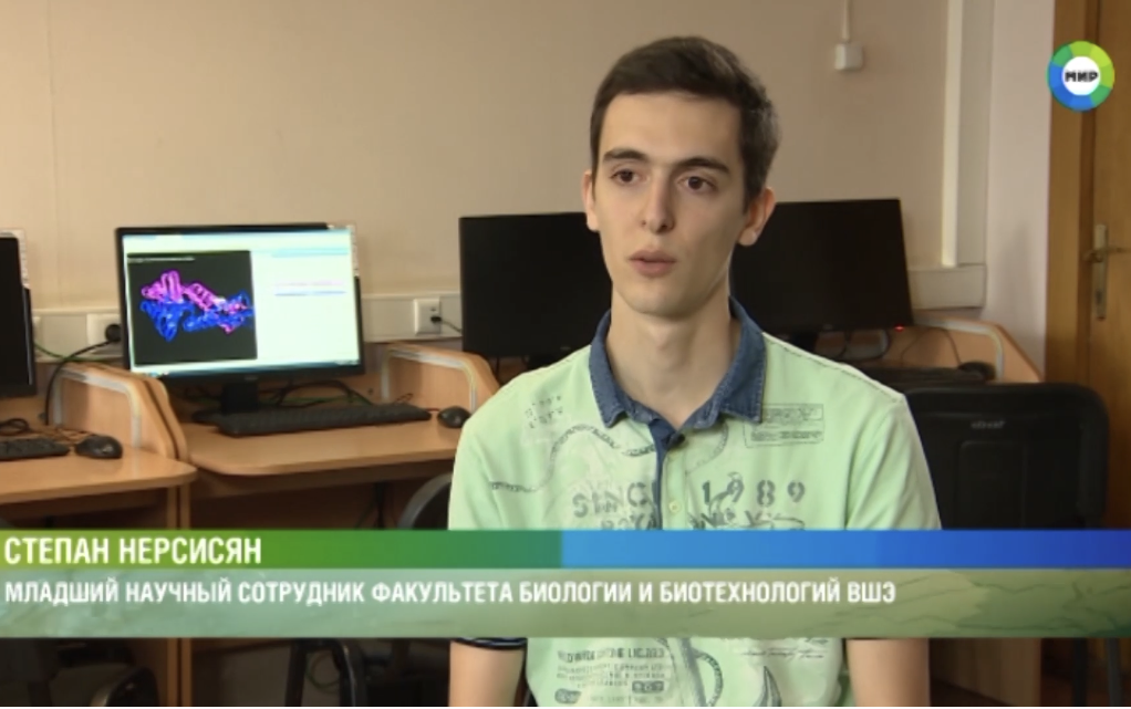 Illustration for news: Members of the International Laboratory of Microphysiological Systems and students of the Faculty of Biology and Biotechnology gave an interview to the correspondent of “MIR” TV company on the results of their study of molecules capable to suppress the replication of coronaviruses