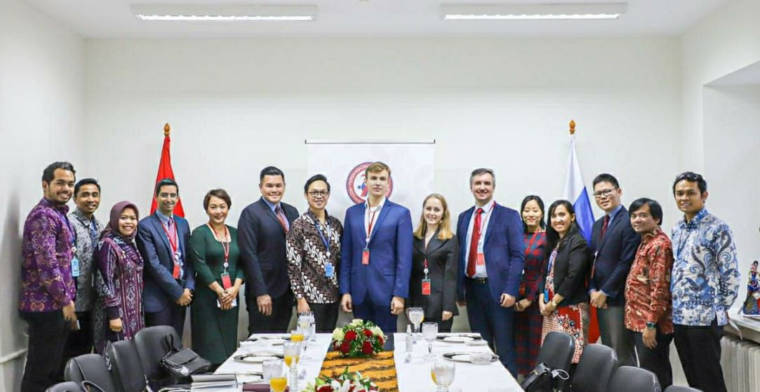 Illustration for news: SIRS Professor Evgeny Kanaev Delivered a Guest Lecture to Young Diplomats from Asia-Pacific Countries