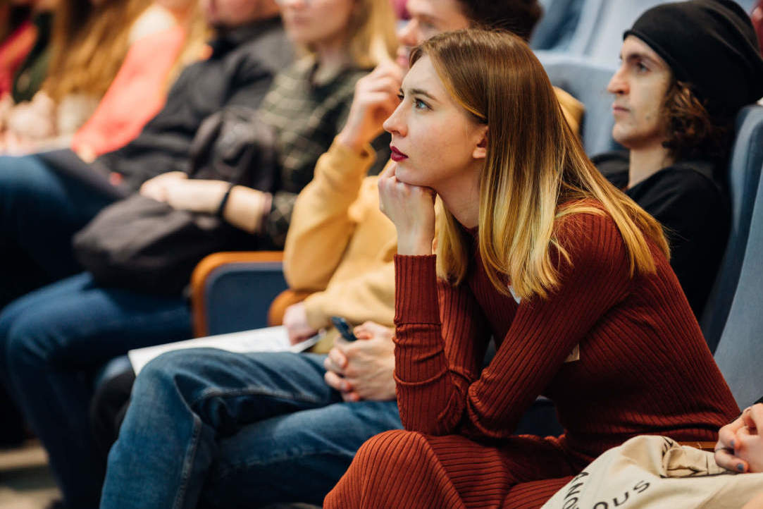 Illustration for news: Anti-COVID Restrictions Eased at HSE