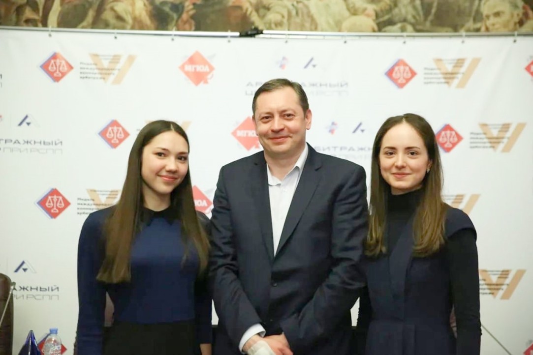 Команда НИУ ВШЭ стала победителем VI Международного студенческого конкурса «Модель международного коммерческого арбитража – 2021»