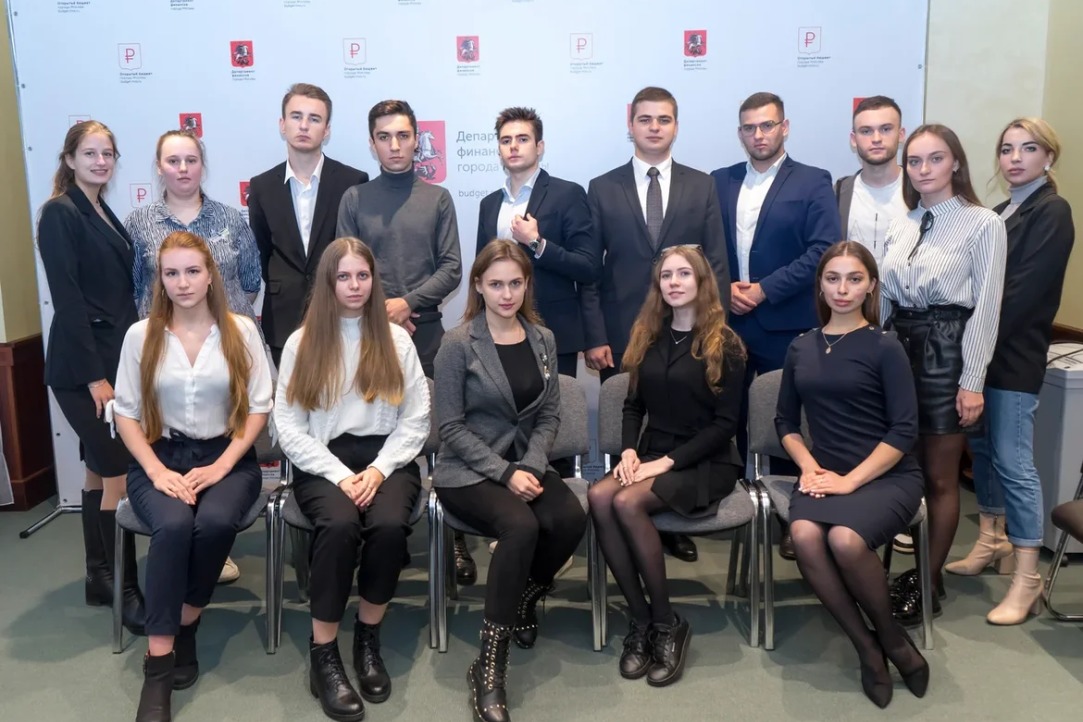 Иллюстрация к новости: Студенты ВШЭ возглавили Молодежный общественный совет при Департаменте финансов города Москвы
