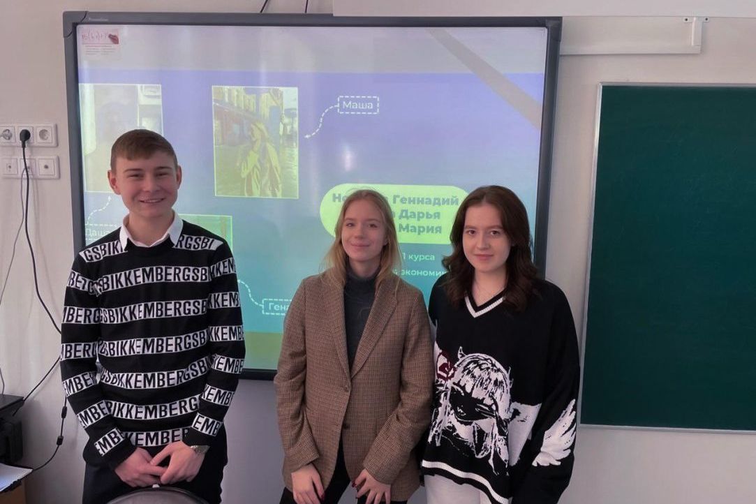 Illustration for news: Faculty Ambassadors Gennady Novikov, Daria Ogneva and Maria Levina performed at Lyceum №19 (in Korolev)