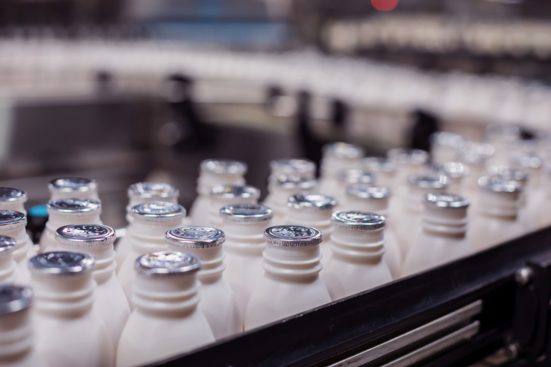 Danone уходит из России: возникнет ли дефицит молочной продукции?