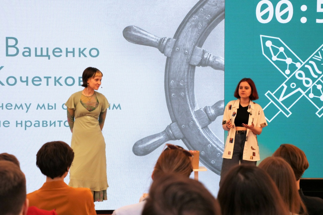 Иллюстрация к новости: Василиса Ващенко и Полина Кочеткова в полуфинале Научных боев