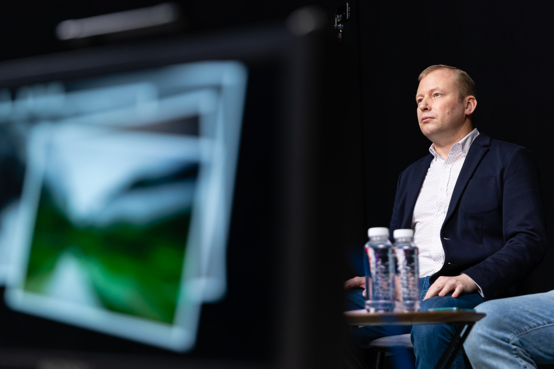 Иллюстрация к новости: Что остается за кадром? Мастер-класс Константина Мучника