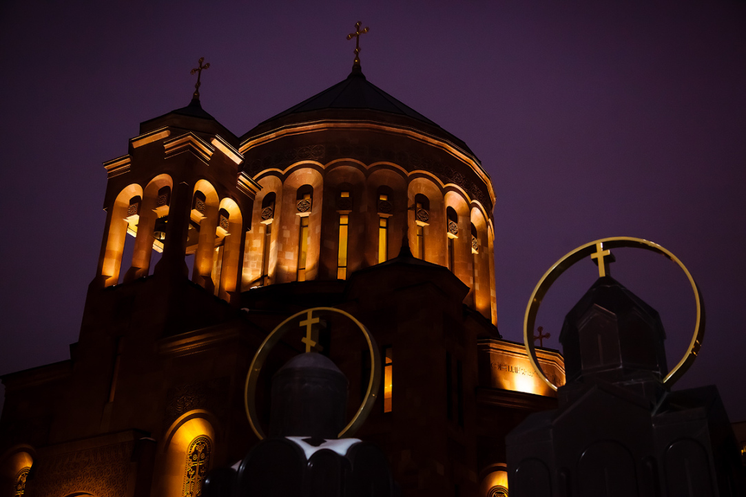 Иллюстрация к новости: Студенты программы посетили московский кафедральный собор Армянской Апостольской Церкви