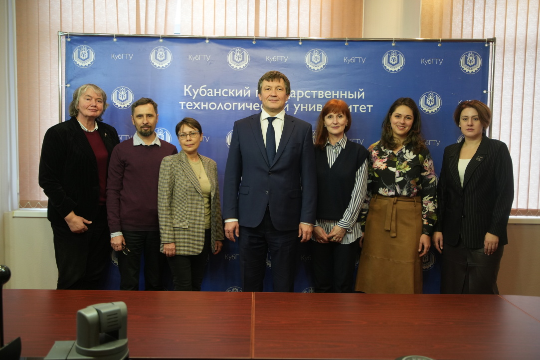 As part of the implementation of performance indicators for the project "Mirror Laboratories", a business trip of members of the working group of the staff of the Center for Sociocultural Research took place