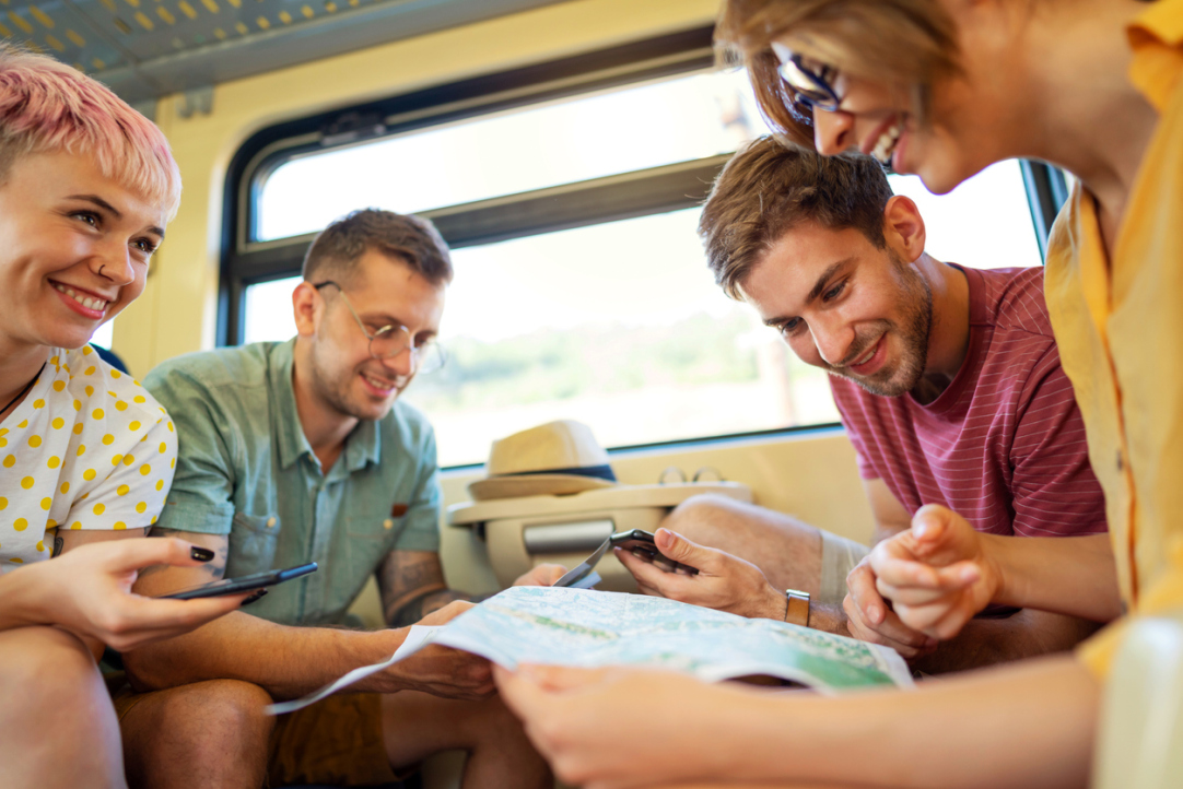 Фактчекинг: в отпуск на поезде добираться дороже, чем на самолете?