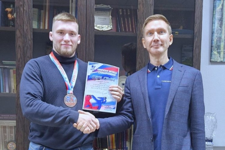 Иллюстрация к новости: Студент факультета права НИУ ВШЭ стал призером чемпионата мира по универсальному бою