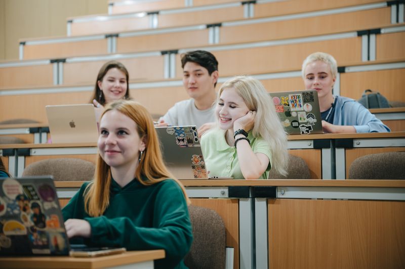 Впервые вручена стипендия для аспирантов ФКН «Покровская перспектива» Впервые вручена стипендия для аспирантов ФКН «Покровская перспектива»