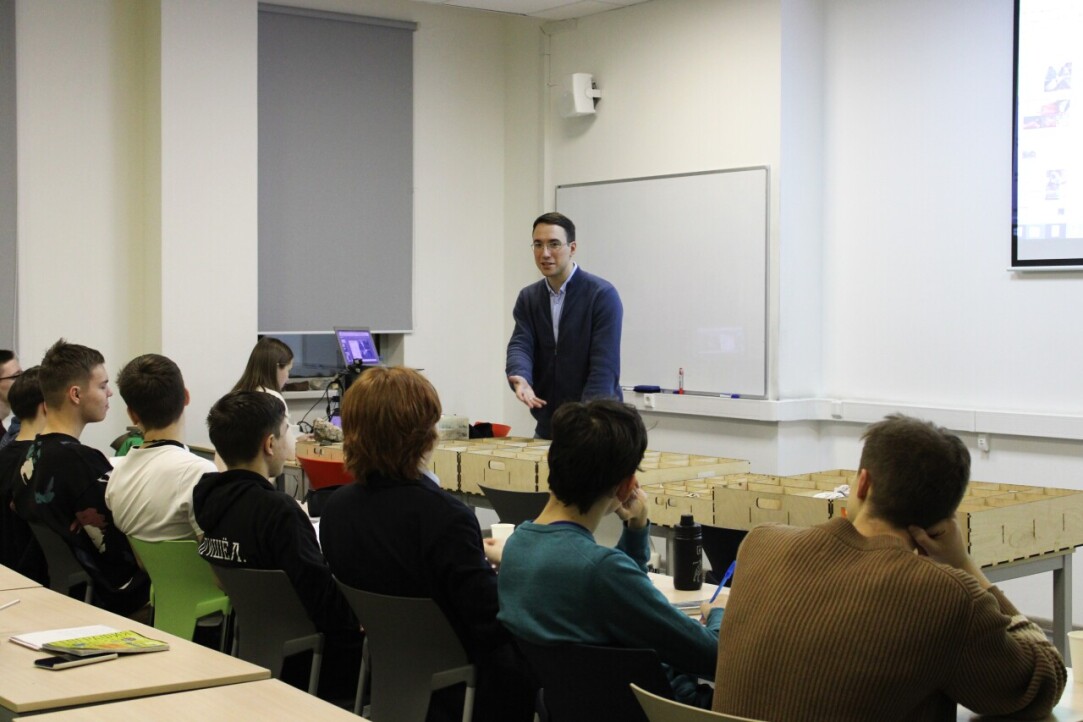 Иллюстрация к новости: Преподаватели ФГГТ провели занятия для участников Сборной Москвы по географии