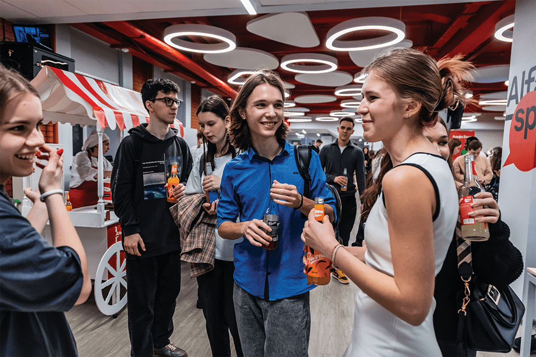 Иллюстрация к новости: День студента прошел в кампусе Высшей школы бизнеса НИУ ВШЭ