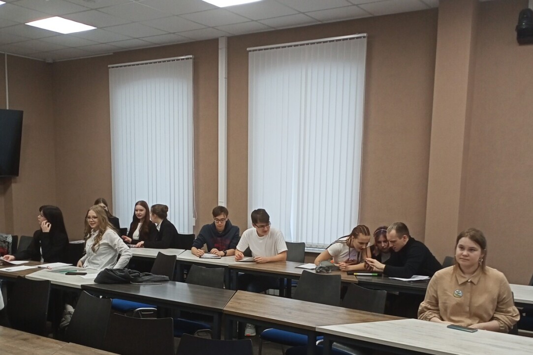 15 марта в НИУ ВШЭ - Нижний Новгород состоялась защита проектов по лингвистике в рамках интенсива "В Вышку за проектом"