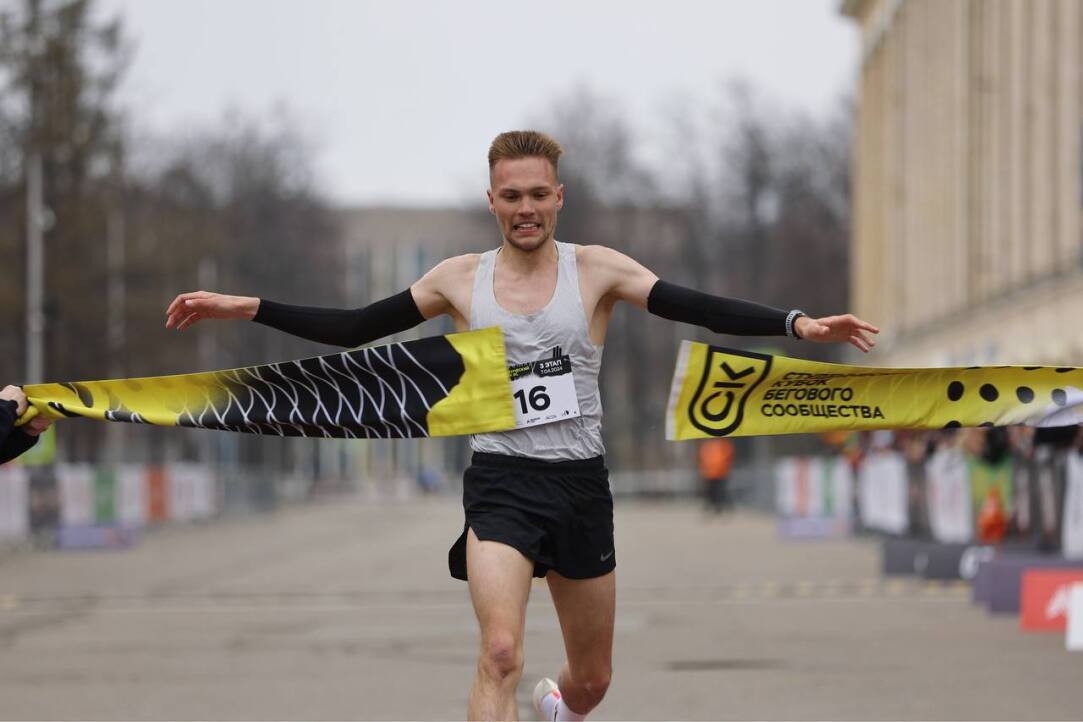 Illustration for news: ‘Congratulations to Our Champion on His Victory’: HSE University Takes Part in Moscow Race