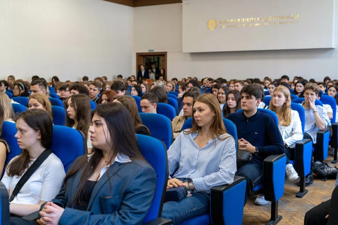 Иллюстрация к новости: Приветствуем наших первокурсников образовательных программ бакалавриата «Юриспруденция» и «Юриспруденция: цифровой юрист»!