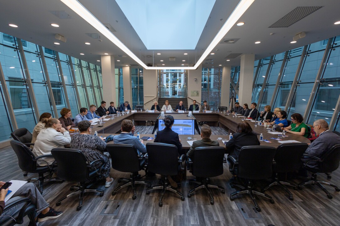 Перспективы развития и лучшие практики в дополнительном образовании Вышки Иллюстрация к новости: Перспективы развития и лучшие практики в дополнительном образовании Вышки